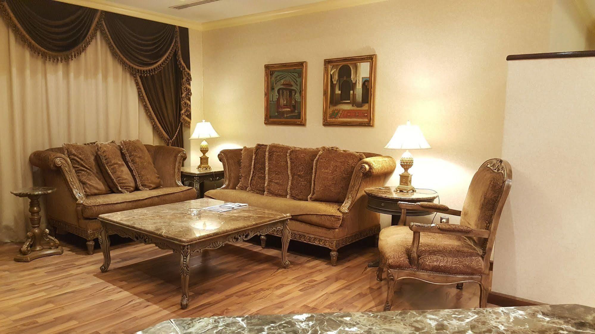 Amjad Royal Suites Hotel Jeddah Bagian luar foto